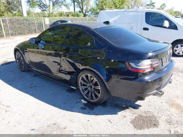 2011 BMW M3 WBSKG9C5XBE645916 Photo 2