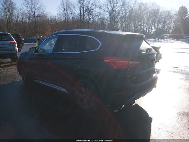 2019 BMW X1 WBXHT3C50K3H36236 Photo 2