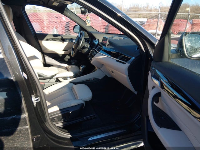 2019 BMW X1 WBXHT3C50K3H36236 Photo 4