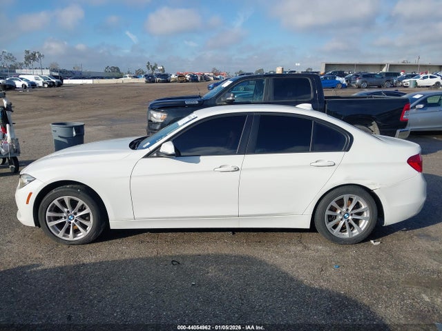 WBA8E1G38HNU17517 BMW 320i