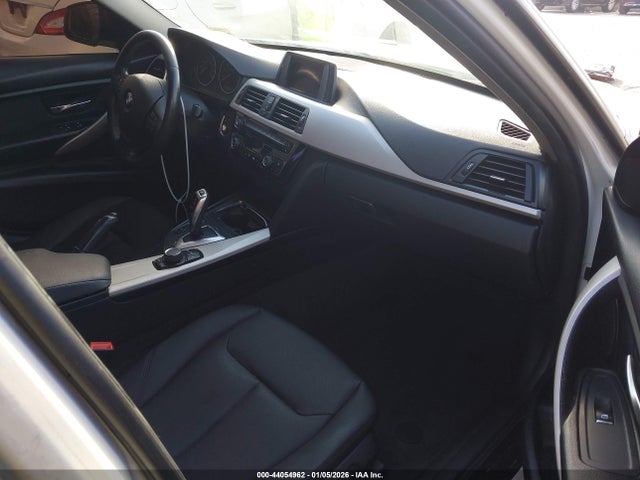 2017 BMW 320I WBA8E1G38HNU17517 Photo 4