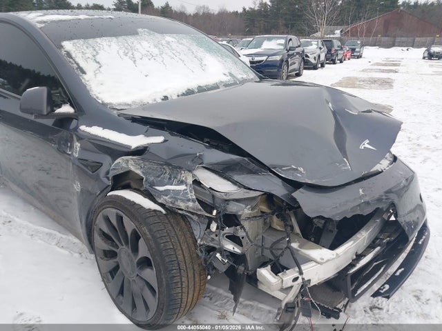 44055040 :رقم المزاد ، 7SAYGDEF0PF956936 vin ، 2023 Tesla Model Y Performance Dual Motor All-wheel Drive مزاد بيع