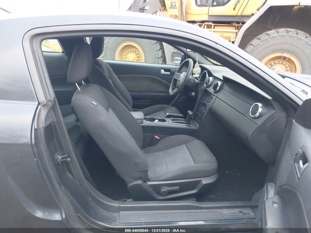 2007 Ford Mustang მანქანა იყიდება აუქციონზე, vin: 1ZVHT80N375239234, აუქციონის ნომერი: 44055045