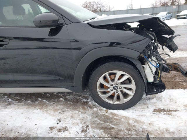 KM8J33A43JU804037 Hyundai TUCSON SEL