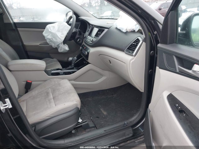 KM8J33A43JU804037 Hyundai TUCSON SEL