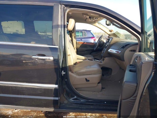 2013 Chrysler Town & Country Touring-l მანქანა იყიდება აუქციონზე, vin: 2C4RC1CG5DR801905, აუქციონის ნომერი: 44055392