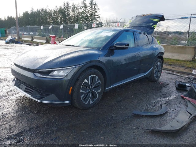 KIA Ev6 Light Long Range 2024 KNDC3DLC1R5620308 Image 2