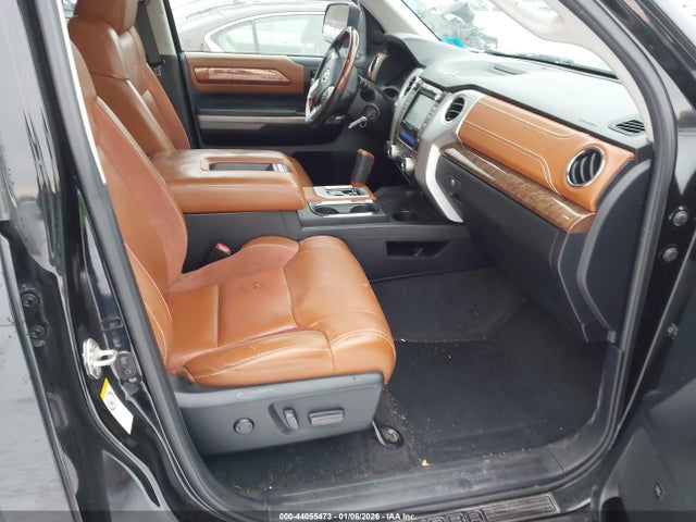 5TFAY5F17JX715215 Toyota Tundra 1794 5.7l V8