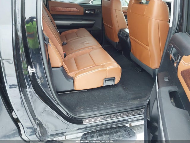 5TFAY5F17JX715215 Toyota Tundra 1794 5.7l V8