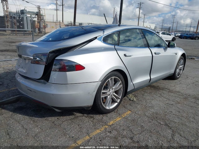 2015 TESLA MODEL S 5YJSA1H1XFF083780 Photo 3