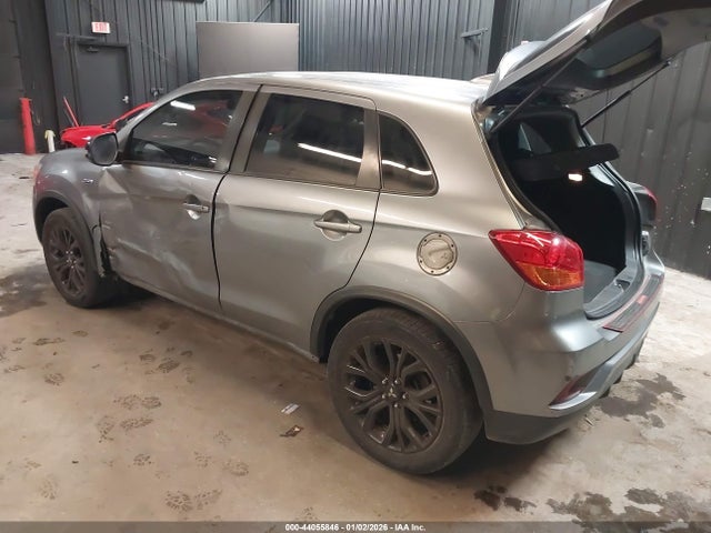 2018 MITSUBISHI OUTLANDER SPORT JA4AR3AU6JZ028440 Photo 2