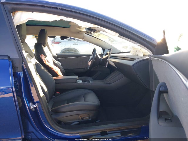 2025 TESLA MODEL 3 5YJ3E1EA4SF993058 Photo 4
