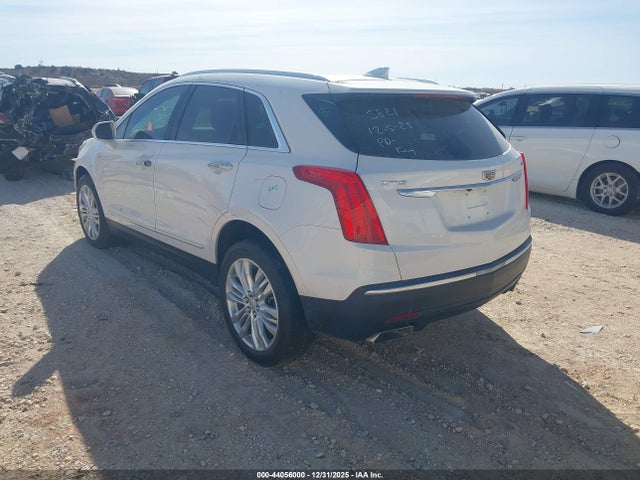 2017 CADILLAC XT5 1GYKNCRS2HZ105821 Photo 2