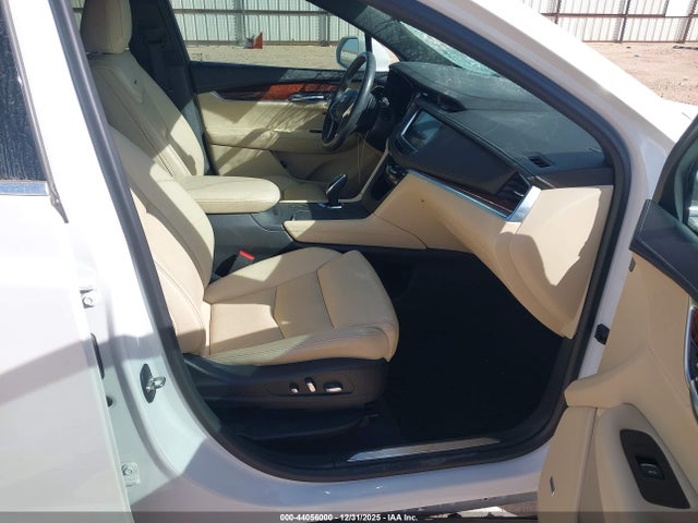 2017 CADILLAC XT5 1GYKNCRS2HZ105821 Photo 4