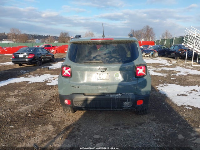 ZACCJBAB5JPJ02165 Jeep Renegade Upland Edition 4x4