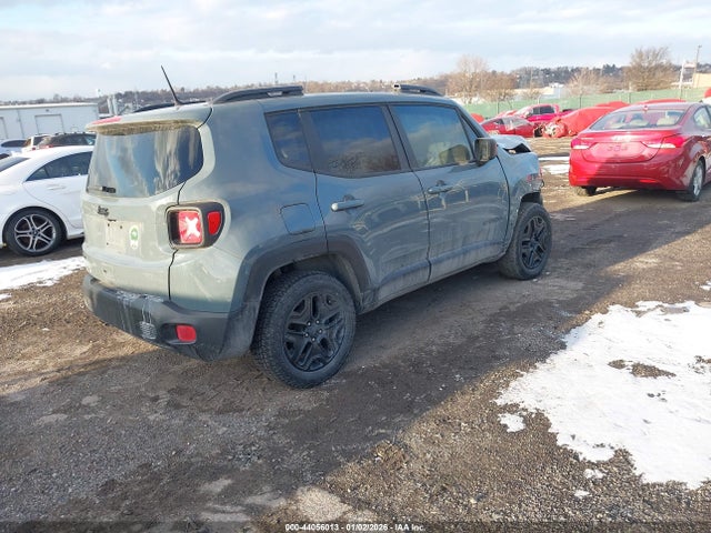 ZACCJBAB5JPJ02165 Jeep Renegade Upland Edition 4x4