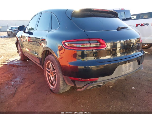 2018 PORSCHE MACAN WP1AA2A57JLB05219 Photo 2