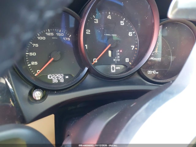 2018 PORSCHE MACAN WP1AA2A57JLB05219 Photo 6