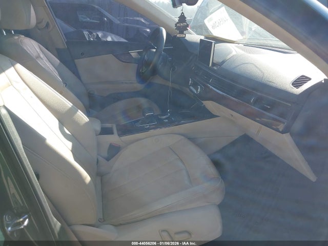 2017 AUDI A4 WAUGNAF42HN025381 Photo 4