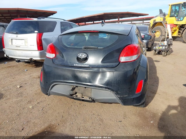 KMHTC6AD5HU306121 Hyundai Veloster