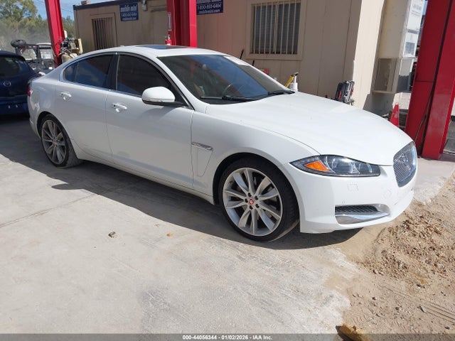 2015 JAGUAR XF SAJWJ0FF1F8U64252