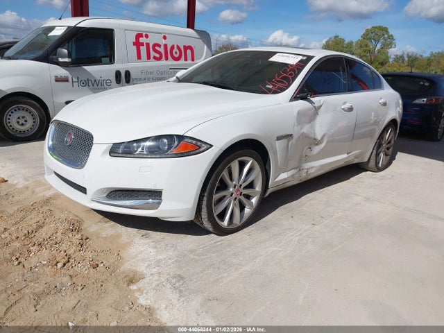 2015 JAGUAR XF SAJWJ0FF1F8U64252 Photo 1
