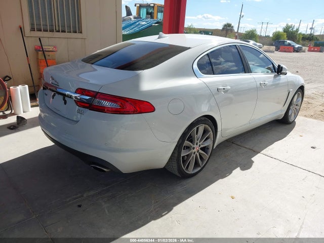 2015 JAGUAR XF SAJWJ0FF1F8U64252 Photo 3