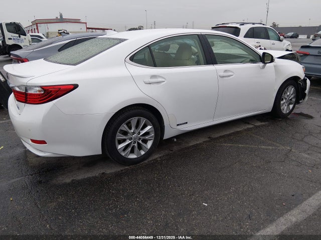 Lexus ES 300H 2015 JTHBW1GG0F2088480 Image 4