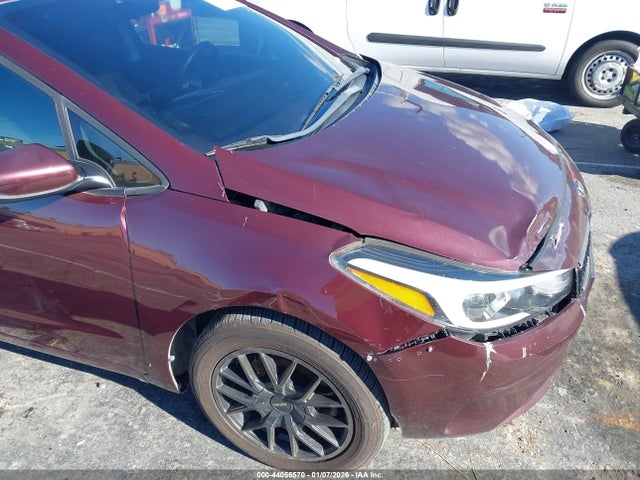 3KPFK4A75JE220766 KIA FORTE LX
