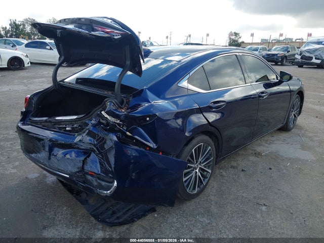 Lexus ES 300H 2023 58ADA1C18PU034915 Image 4