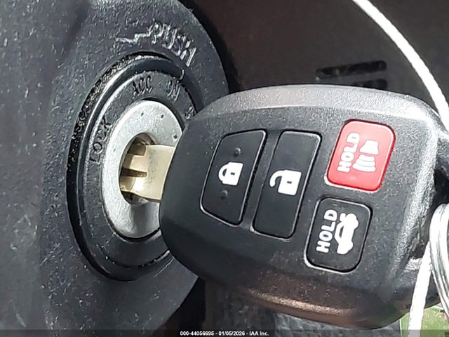 5YFBURHEXFP181396 Toyota Corolla Le Plus