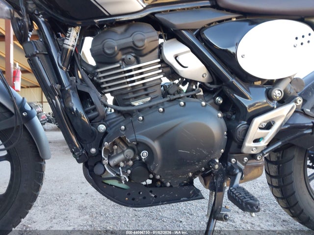 2025 TRIUMPH MOTORCYCLE SCRAMBLER SMTT147YXSNA29755 Photo 8