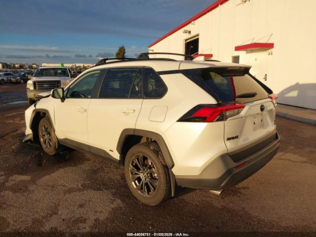 2022 TOYOTA RAV4 HYBRID JTMB6RFVXND526702 Photo 2