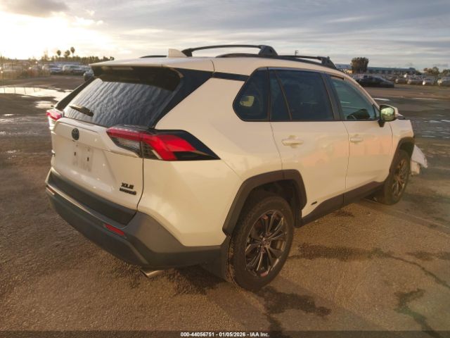 2022 TOYOTA RAV4 HYBRID JTMB6RFVXND526702 Photo 3
