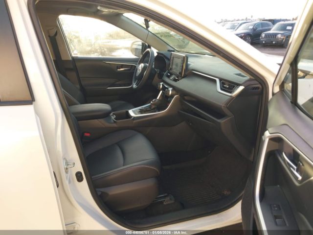 2022 TOYOTA RAV4 HYBRID JTMB6RFVXND526702 Photo 4