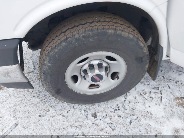GMC Savana 2500 Work Van 2019 1GTW7AFG7K1340288 Image 12