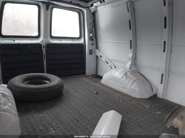 GMC Savana 2500 Work Van 2019 1GTW7AFG7K1340288 Image 8