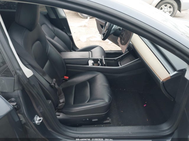 Продаж на аукціоні авто 2018 Tesla Model 3 Long Range/mid Range, vin: 5YJ3E1EA7JF153712, номер лоту: 44056786
