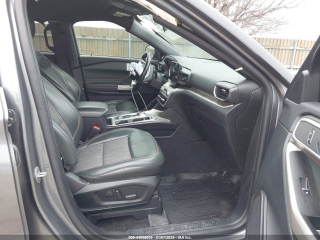 2022 FORD EXPLORER 1FMSK8JH5NGB25365 Photo 4