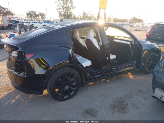 5YJYGDEE1MF273918 Tesla Model Y Long Range Dual Motor All-wheel Drive