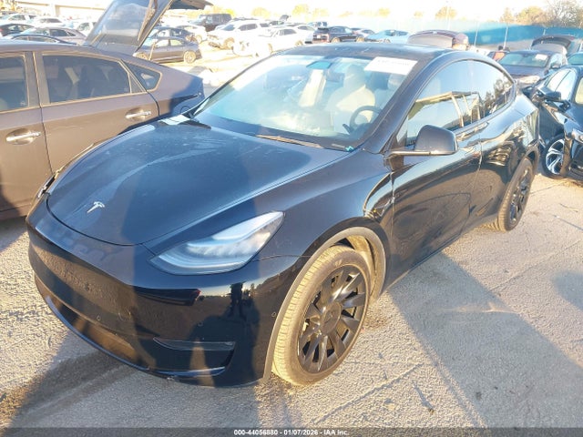 2021 TESLA MODEL Y 5YJYGDEE1MF273918 Photo 1