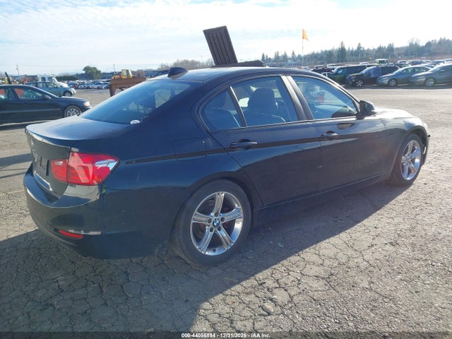 2013 BMW 320I WBA3B1C57DF461796 Photo 3