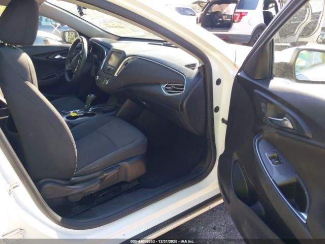 2018 CHEVROLET MALIBU 1G1ZD5ST1JF136354 Photo 4