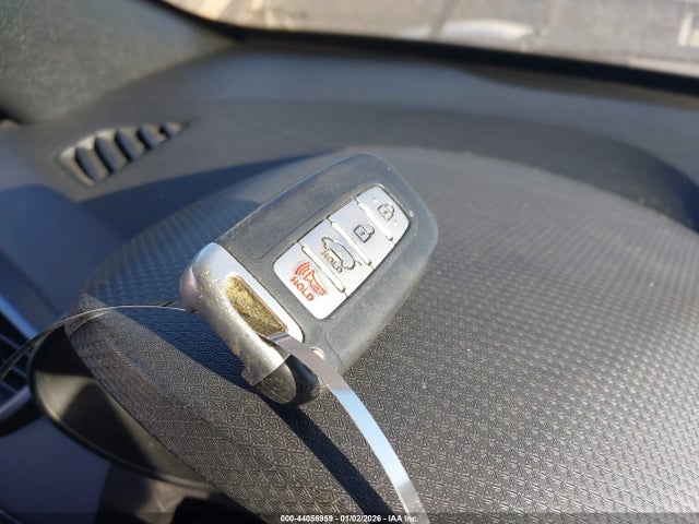 Продажа на аукционе авто 2016 Hyundai Veloster Turbo, vin: KMHTC6AE6GU297842, номер лота: 44056959