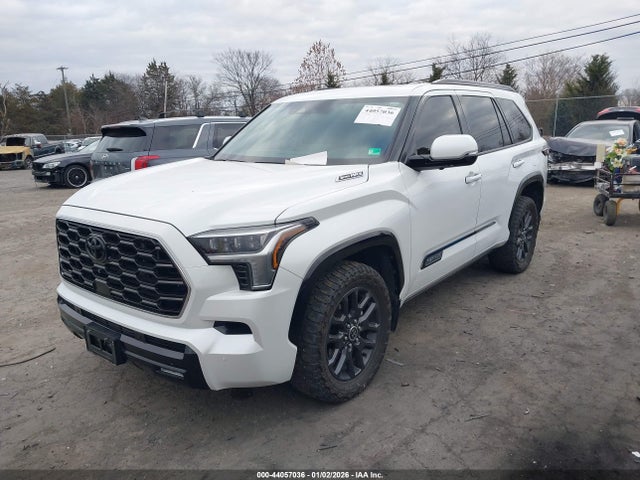 Toyota Sequoia Platinum 2023 7SVAAABA7PX005703 Image 2