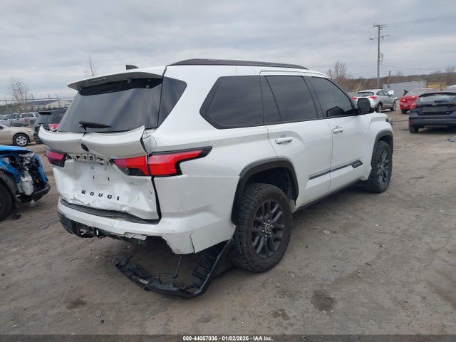 Toyota Sequoia Platinum 2023 7SVAAABA7PX005703 Image 4