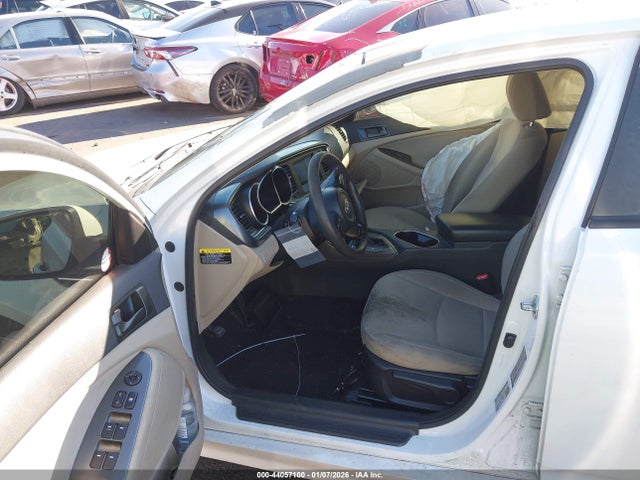 5XXGM4A75EG303352 KIA Optima Lx