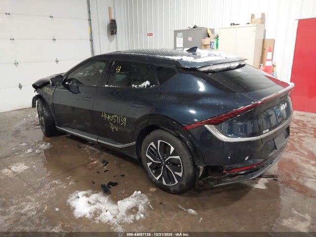 2022 KIA EV6 KNDC3DLC4N5088126 Photo 2