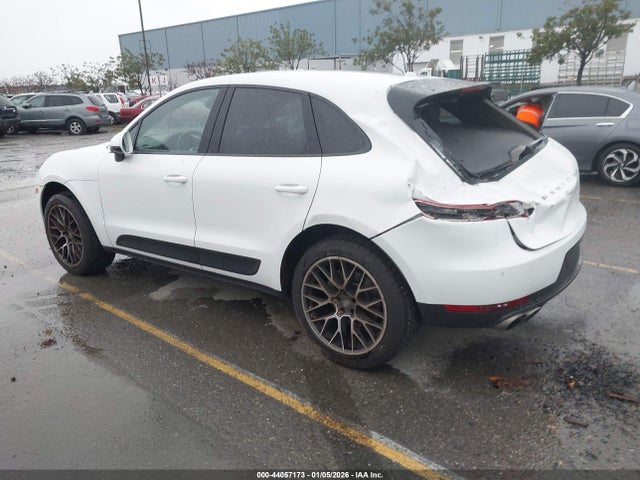 2015 PORSCHE MACAN WP1AB2A57FLB41271 Photo 2
