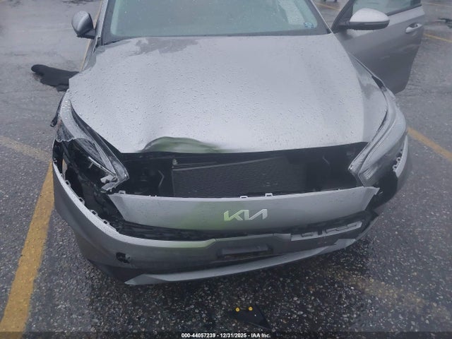 3KPF24AD0PE592627 KIA Forte Lxs
